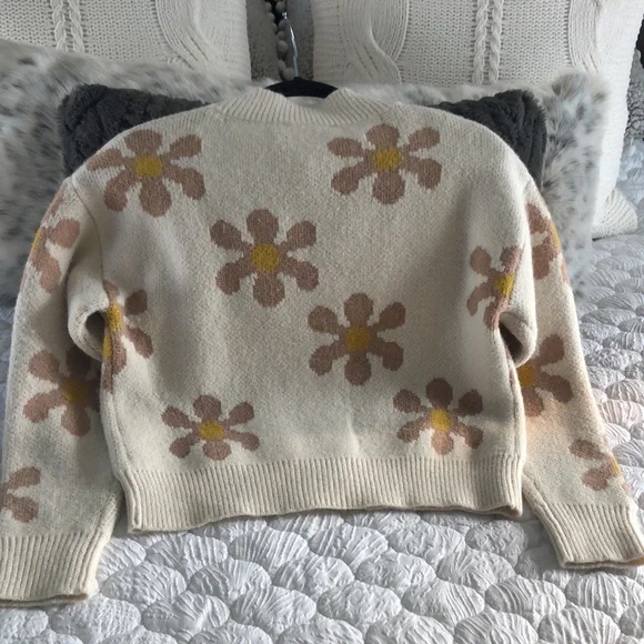 Industry flower power waist high cardigan sweater. - Picture 4 of 11